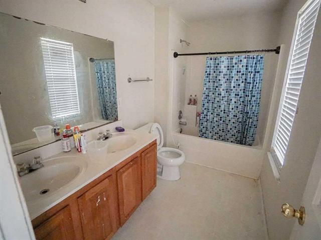 Building Photo - 515 Binkley Ct