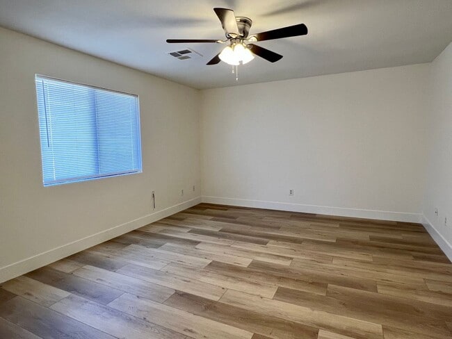 Building Photo - 817 Quail Ln