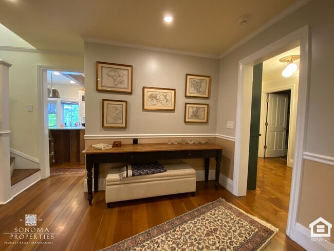 Building Photo - Stunning Furnished Eastside Home