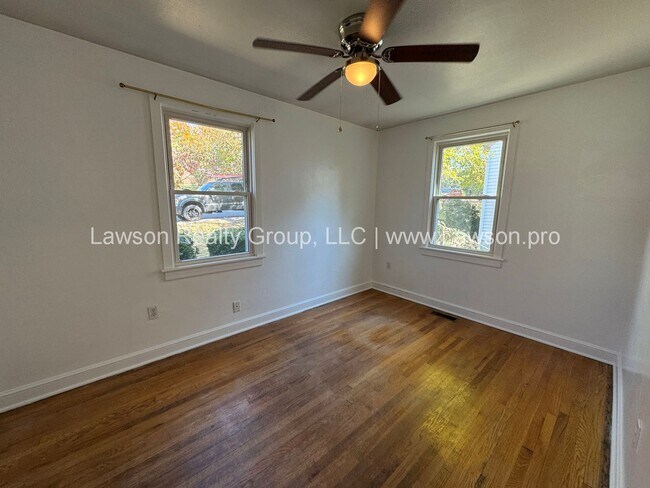 Building Photo - Charming Salem Cape Cod with Loft