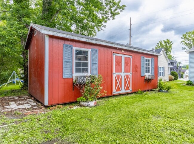 Building Photo - Three Bedroom Home Downtown Corbin, KY