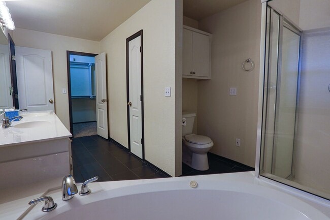 Building Photo - Modern 3BR/2BA Home in Jenks School Distri...