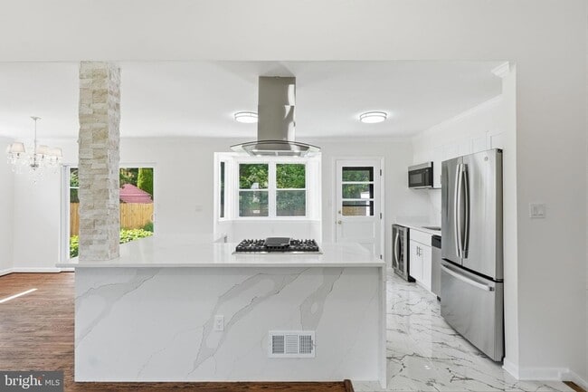 Building Photo - 9831 Singleton Dr