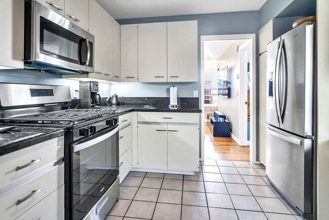 Building Photo - Gorgeous ocean view home at Windansea Beach!