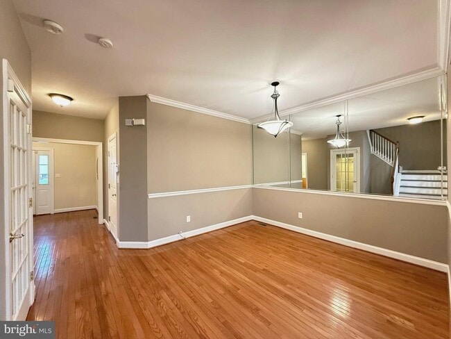 Building Photo - 122 Providence Ln