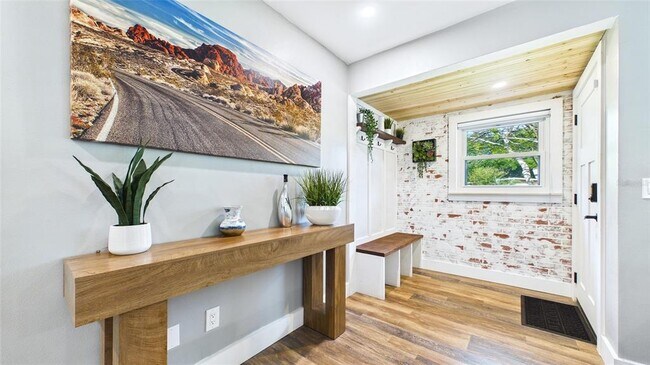 Building Photo - 101 N Mercury Ave