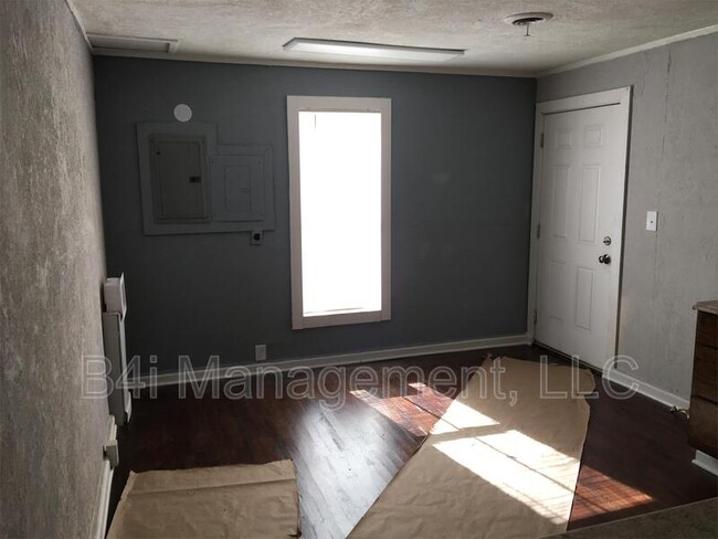 Building Photo - 421 S 15th St