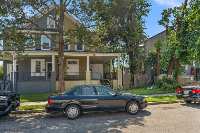 Building Photo - 3503 Oakmont Ave