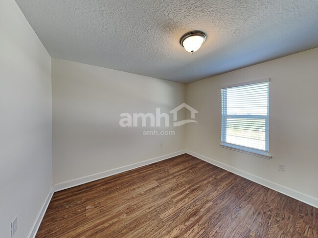 Building Photo - 1615 Soapstone Rd