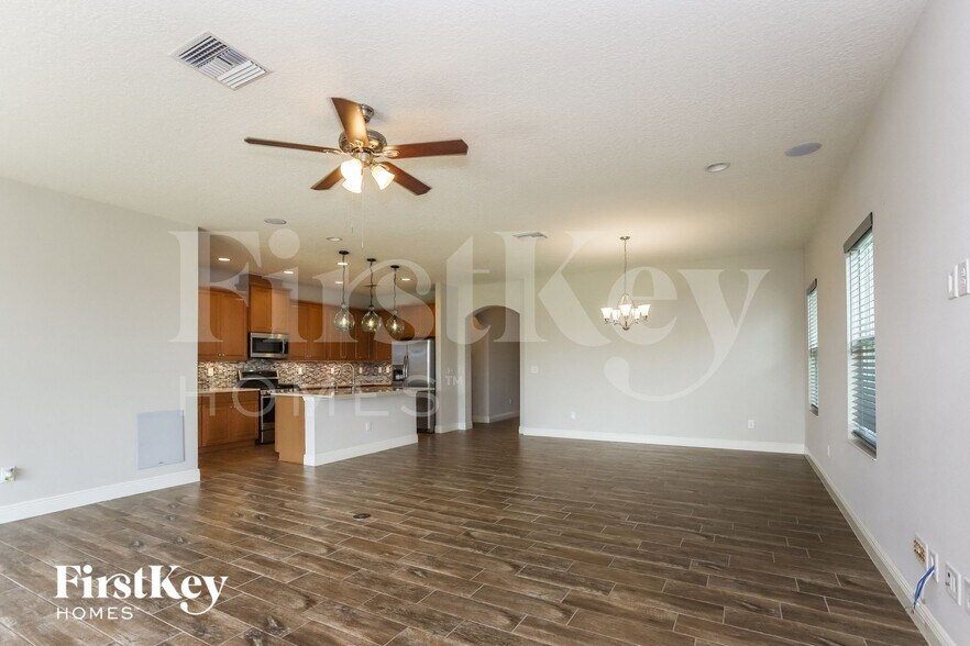 Building Photo - 6107 Colmar Pl