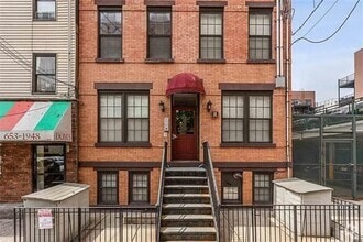 Building Photo - 508 Grand St
