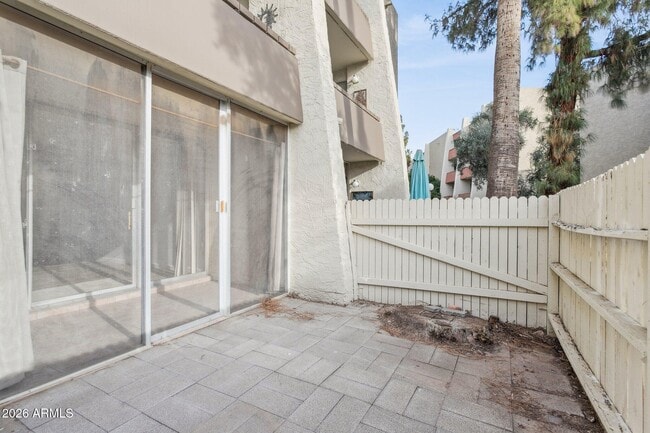 Building Photo - 7625 E Camelback Rd