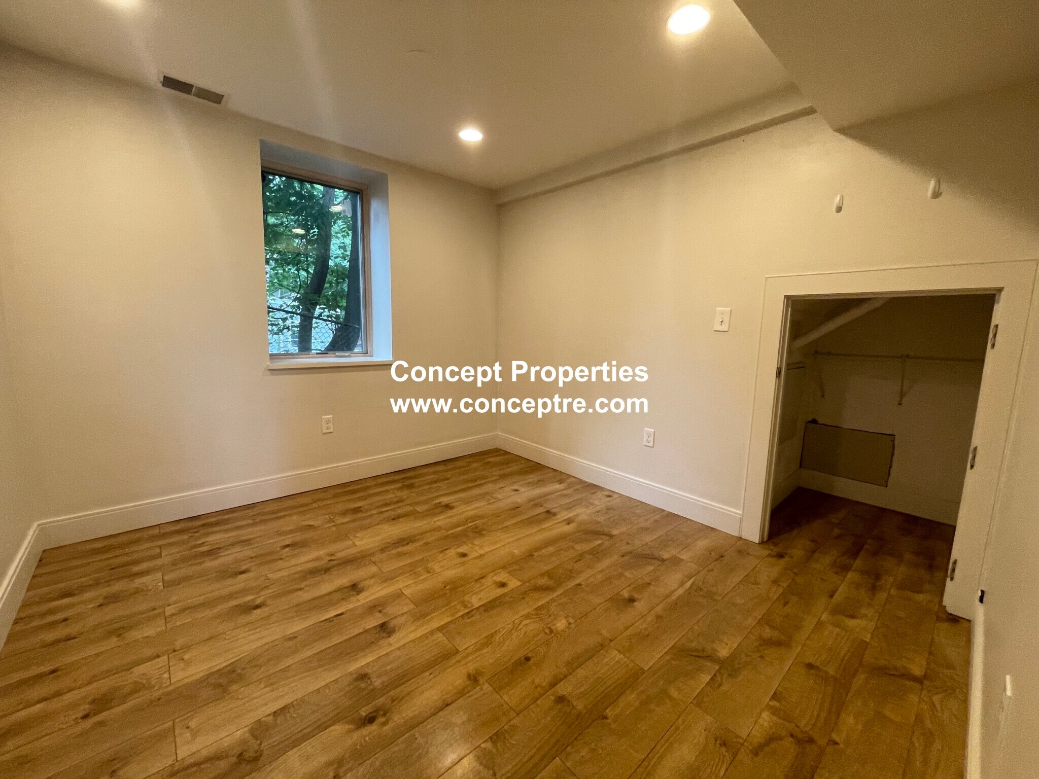 Building Photo - 39 Thornton St