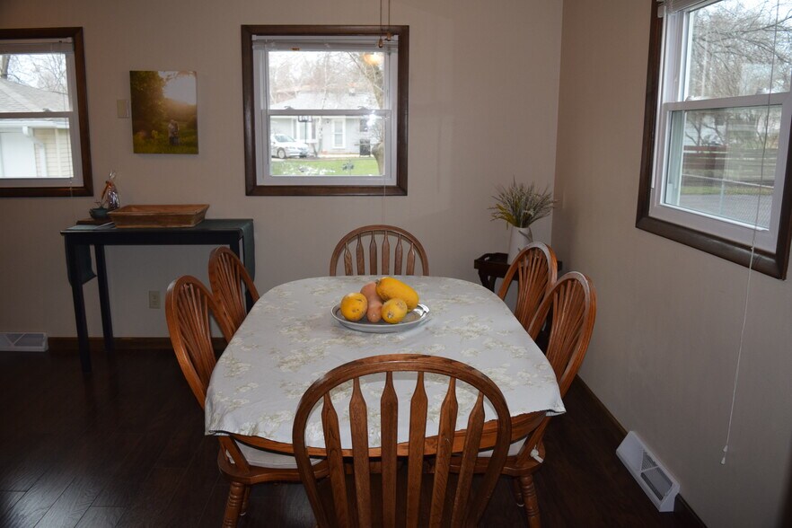 Building Photo - 322 N Moreland Blvd