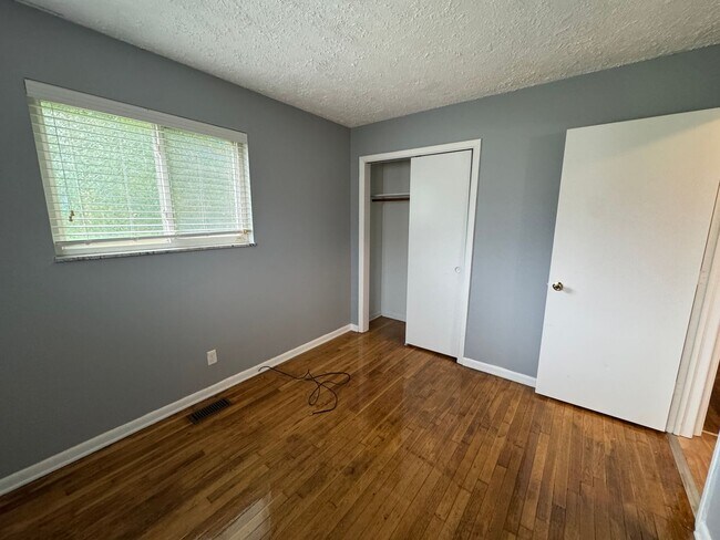 Building Photo - Snacks / Guion Creek - Washington TWP 3 Bed 2 Bath