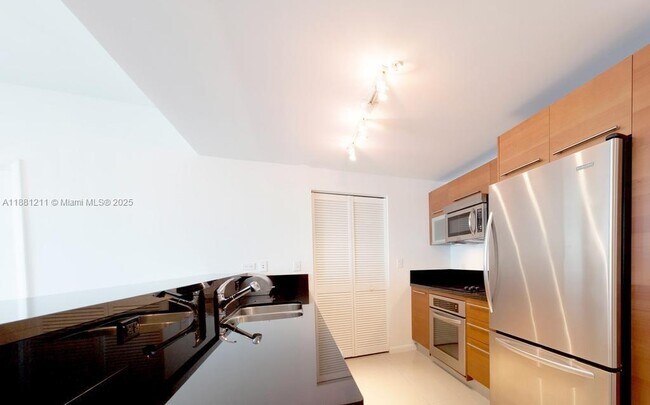 Building Photo - 244 Biscayne Blvd