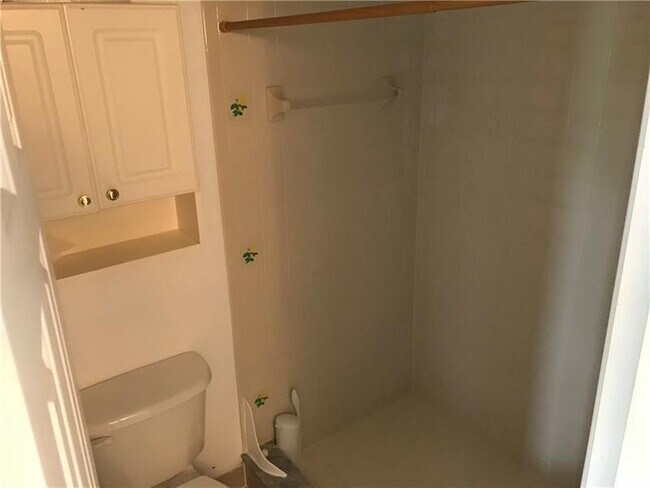 Building Photo - 2850 Palmwood Ter