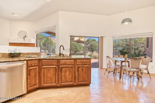 Building Photo - 5980 Verde Pl