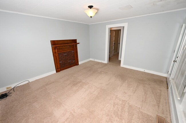 Building Photo - Charming 2BR / 2BA Home with Front Porch & Large Private Yard