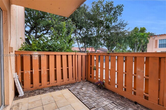 Building Photo - 7100 Fairway Dr