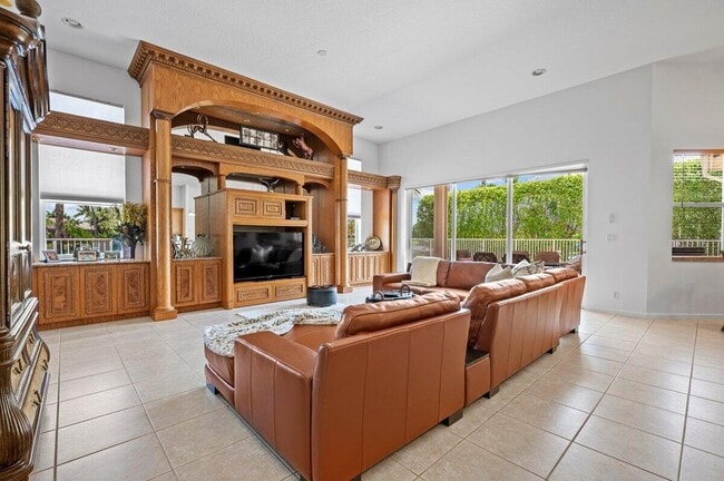 Building Photo - 11727 Paradise Cove Ln
