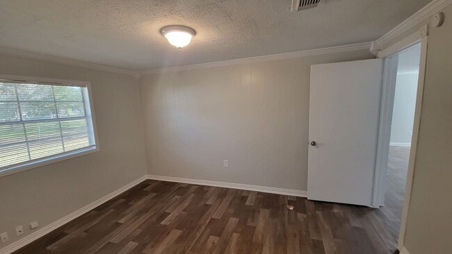 Building Photo - Nice property in Bolivar St, Vidor