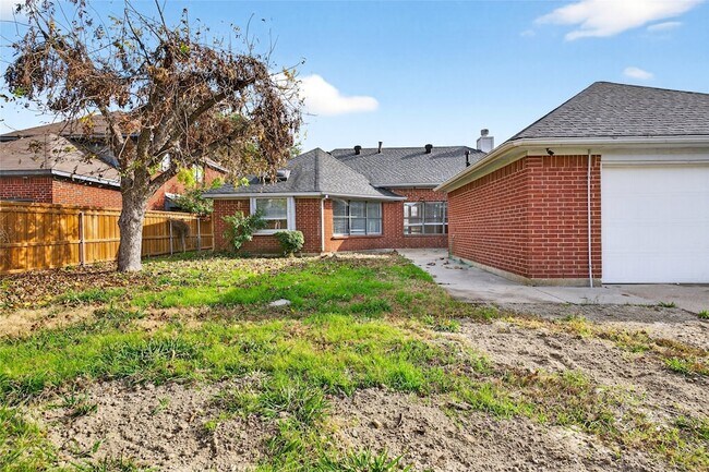 Building Photo - 1617 Briargrove Dr