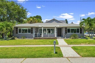 Building Photo - 70 Gardenia St