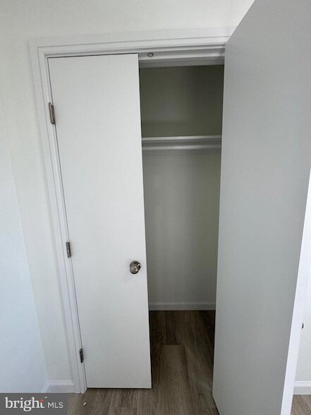 Building Photo - 109 E Park Ave