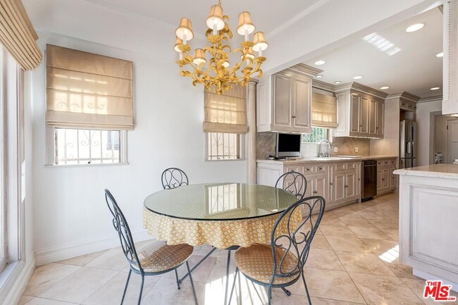 Building Photo - 1511 Pandora Ave