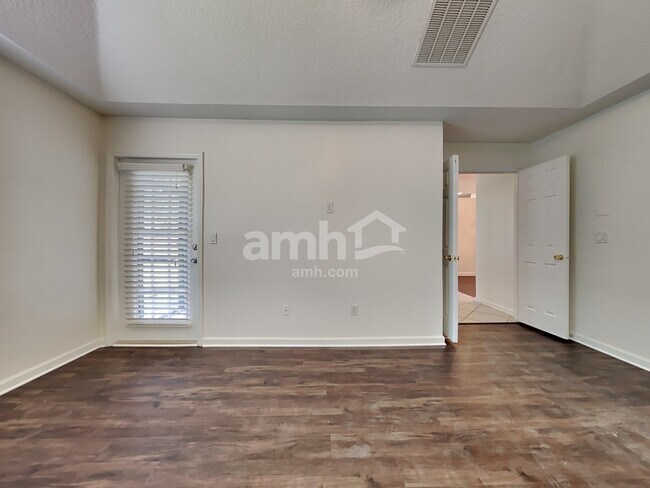 Building Photo - 8629 Derry Dr
