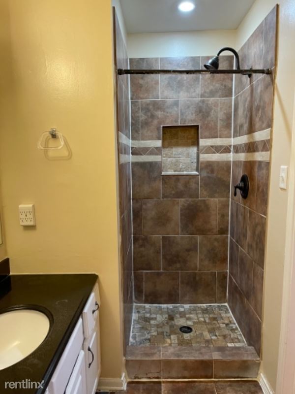 Building Photo - 2 br, 2.5 bath Townhome - 275 Bracewell Dr