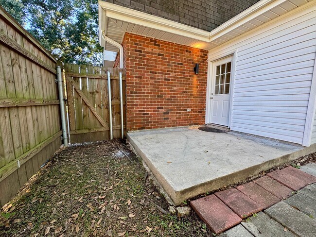 Building Photo - 134 Hwy Dr