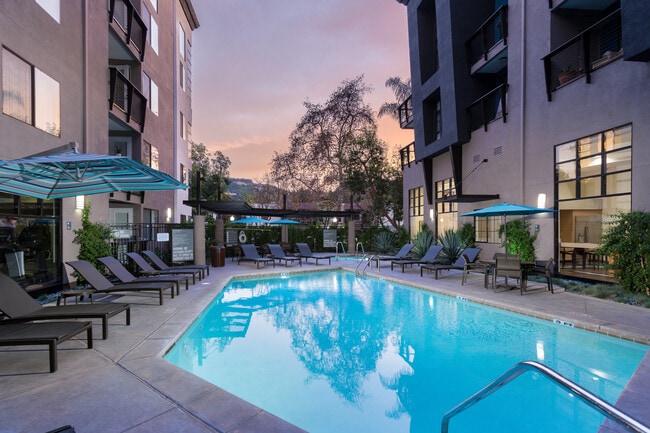 Building Photo - Avalon Studio City