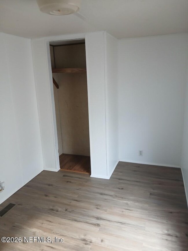 Building Photo - 104 Ash St