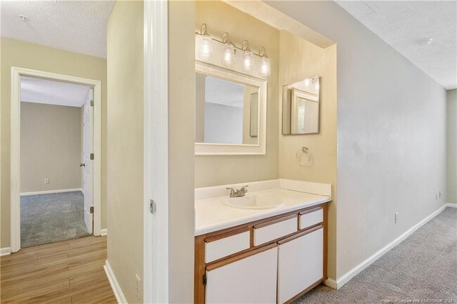Building Photo - 283 Waterdown Dr