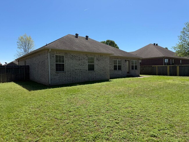 Building Photo - 2403 Lancashire Ln