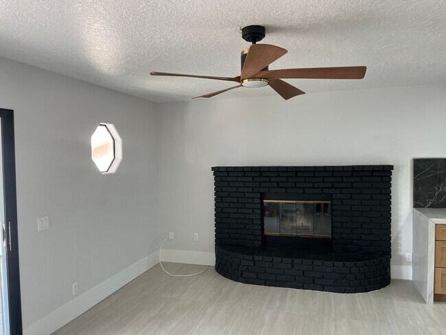 Building Photo - 22547 Cascade Dr