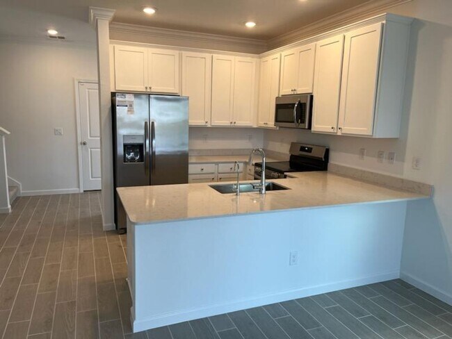 Building Photo - Townhome in Shearwater