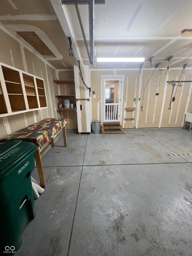 Building Photo - 1239 Highland Lake Way