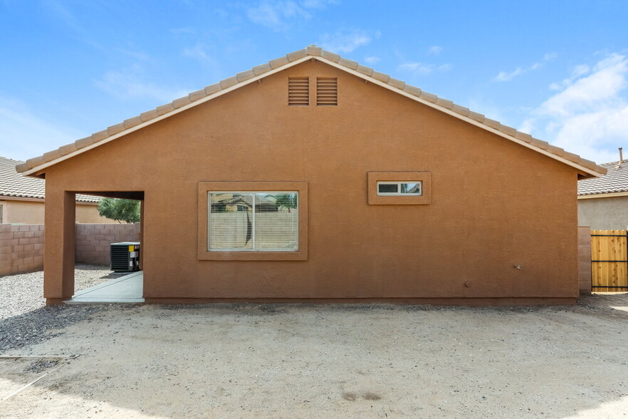 Building Photo - 14180 N Via Trincheras