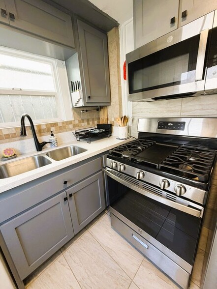 Building Photo - 6621 E Ocean Blvd