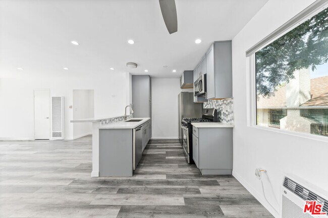 Building Photo - 646 Tularosa Dr