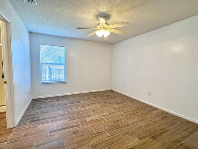 Building Photo - 5427 Ricci St