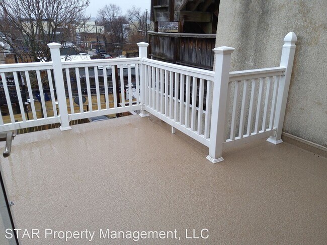 Building Photo - 2 br, 2 bath House - 1011 W. Cross St. - 1