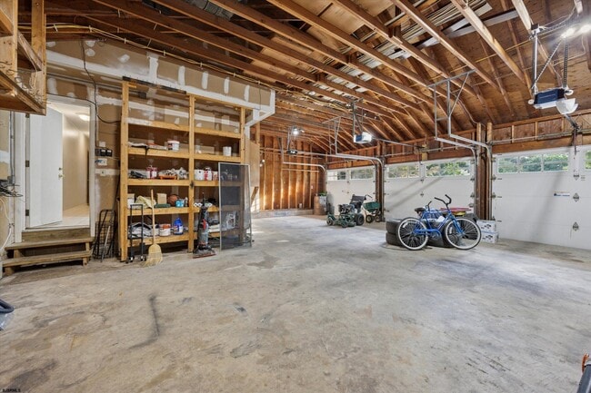 Building Photo - 2 Woodstock Dr