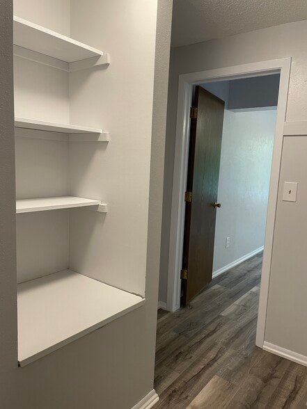 Closet - 1209 E 4th St