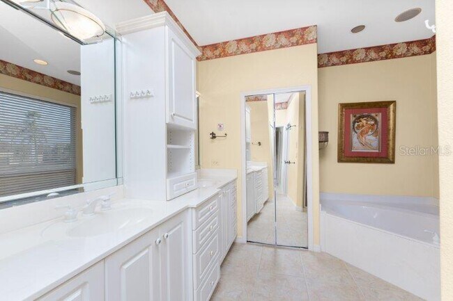 Building Photo - 3932 Madrid Ct