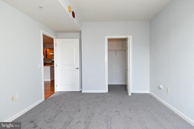 Building Photo - 440 L St NW