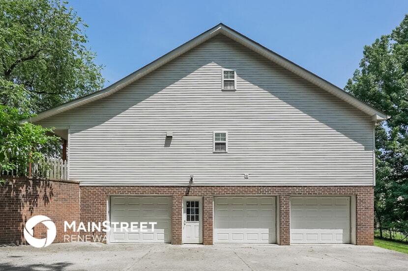 Building Photo - 703 Hillside Dr